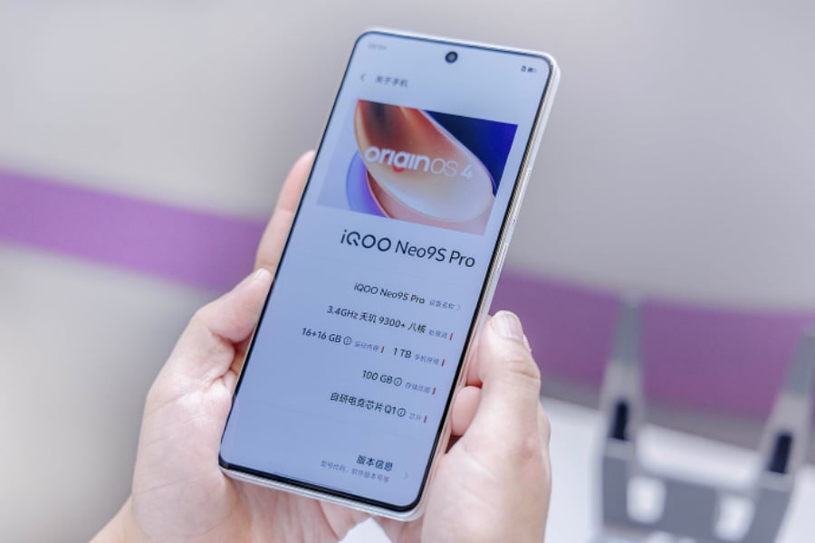 First Look IQOO Neo 9s Pro And Vivo X100s In Real Life