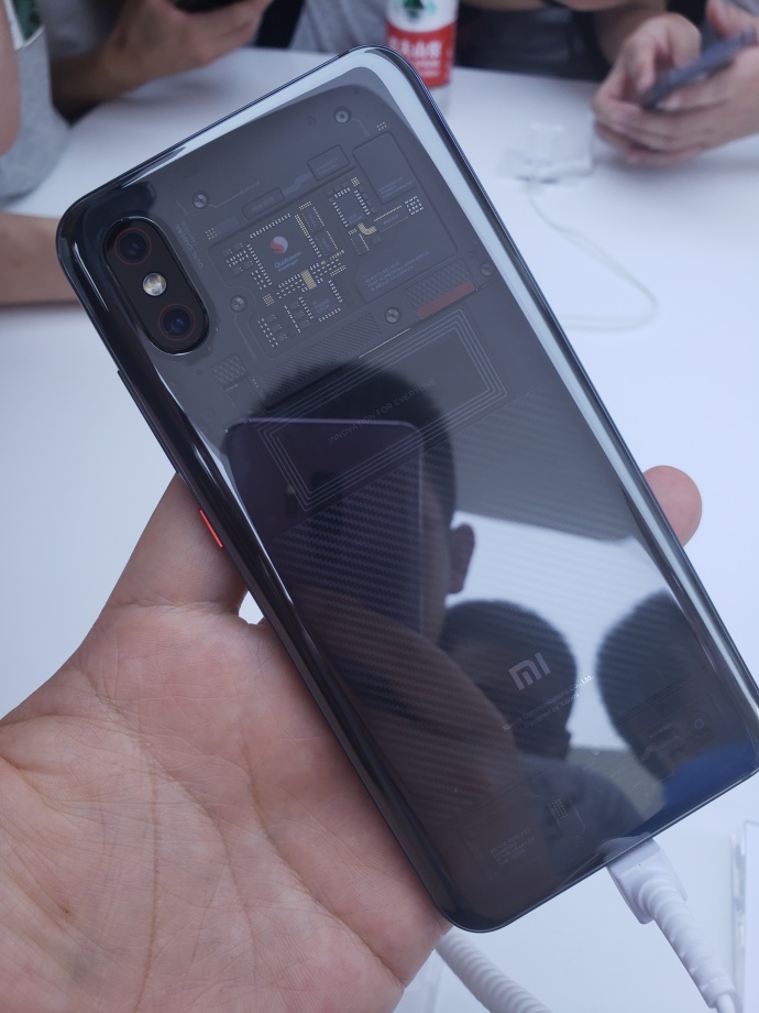 Какие примочки есть в xiaomi mi 8 explorer edition