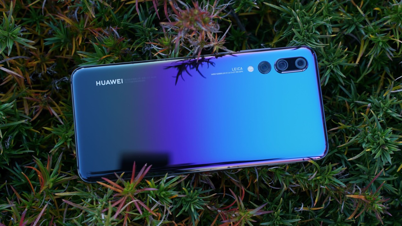 Huawei P20 Pro Morpho Aurora Review - The Next Level Color Finish - Gizmochina