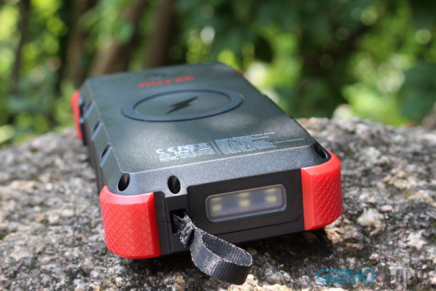 OUTXE W20 Waterproof Wireless Solar Power Bank Review: Handy And Safe ...