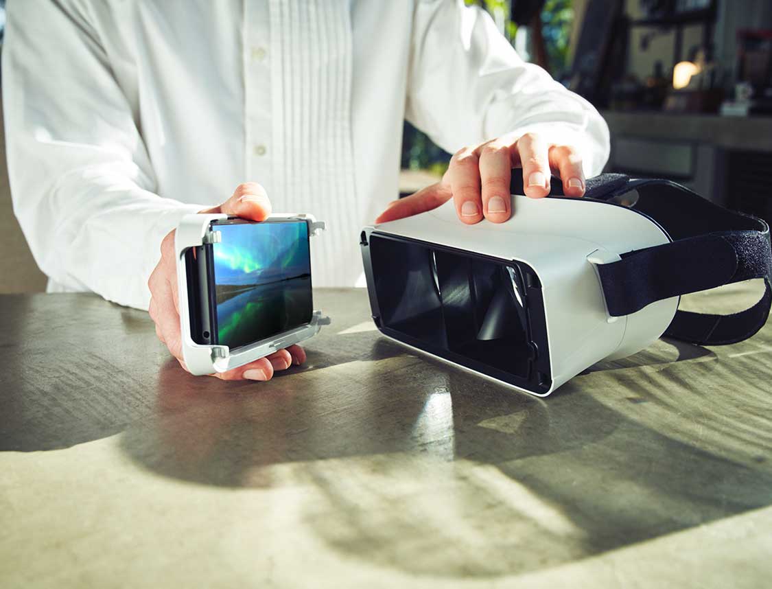 Sony launches Xperia View VR headset: 2K resolution for both eyes