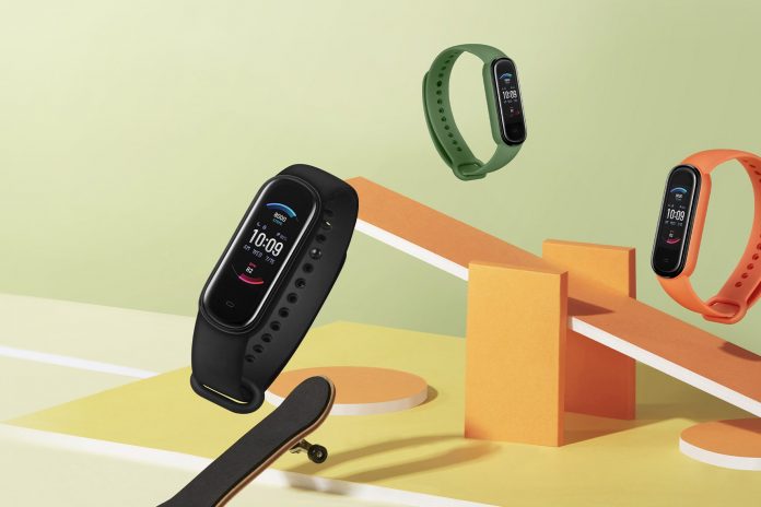 Amazfit-Band-5-Featured-A-696x464.jpg