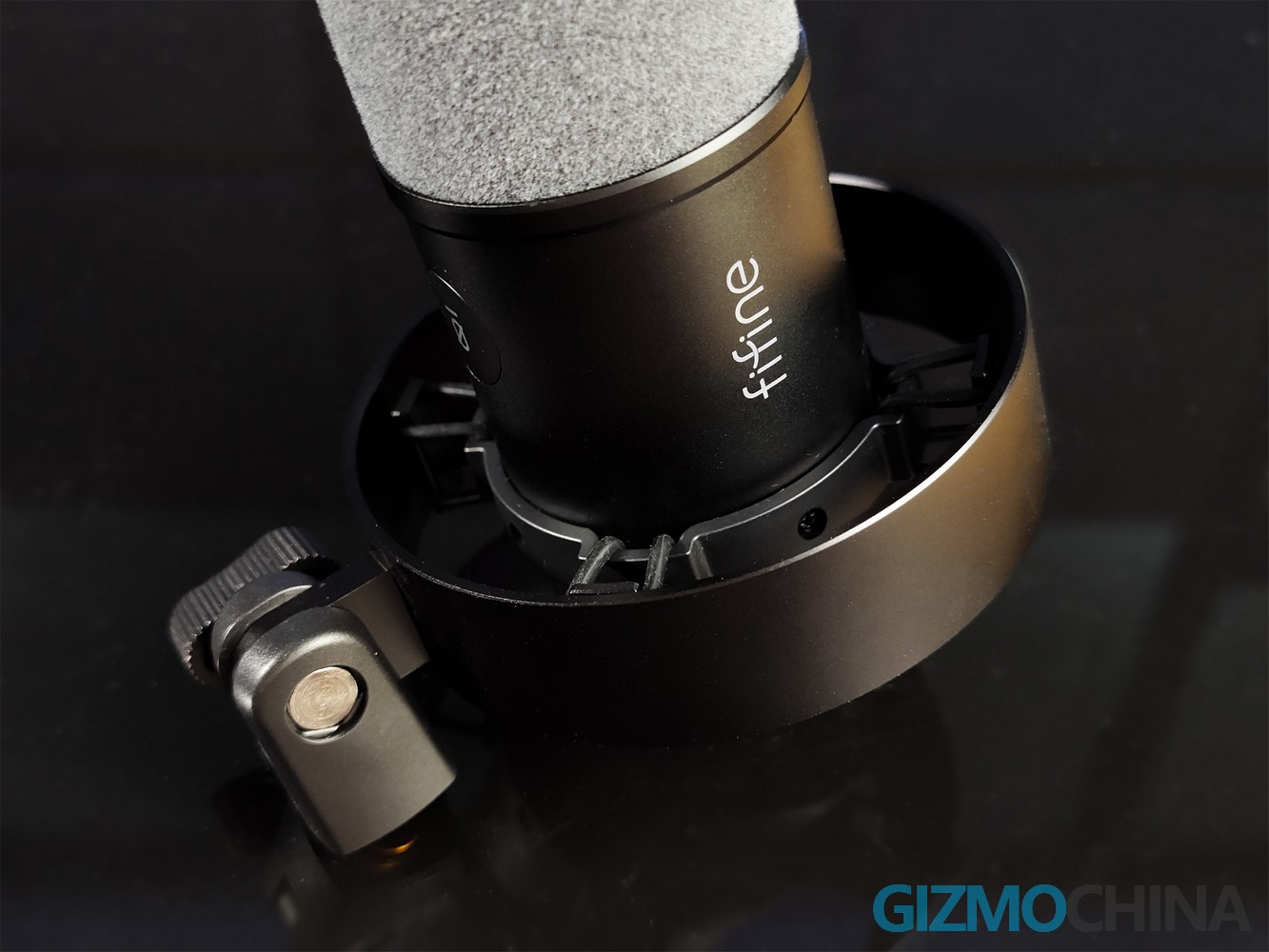 Review: FiFine K688 dynamic hybrid studio mic with shockmount and