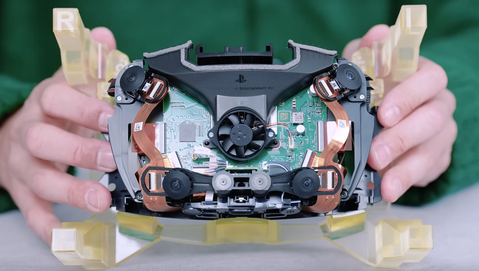 Sony PS VR 2 Teardown Shows How the Headset and Its 