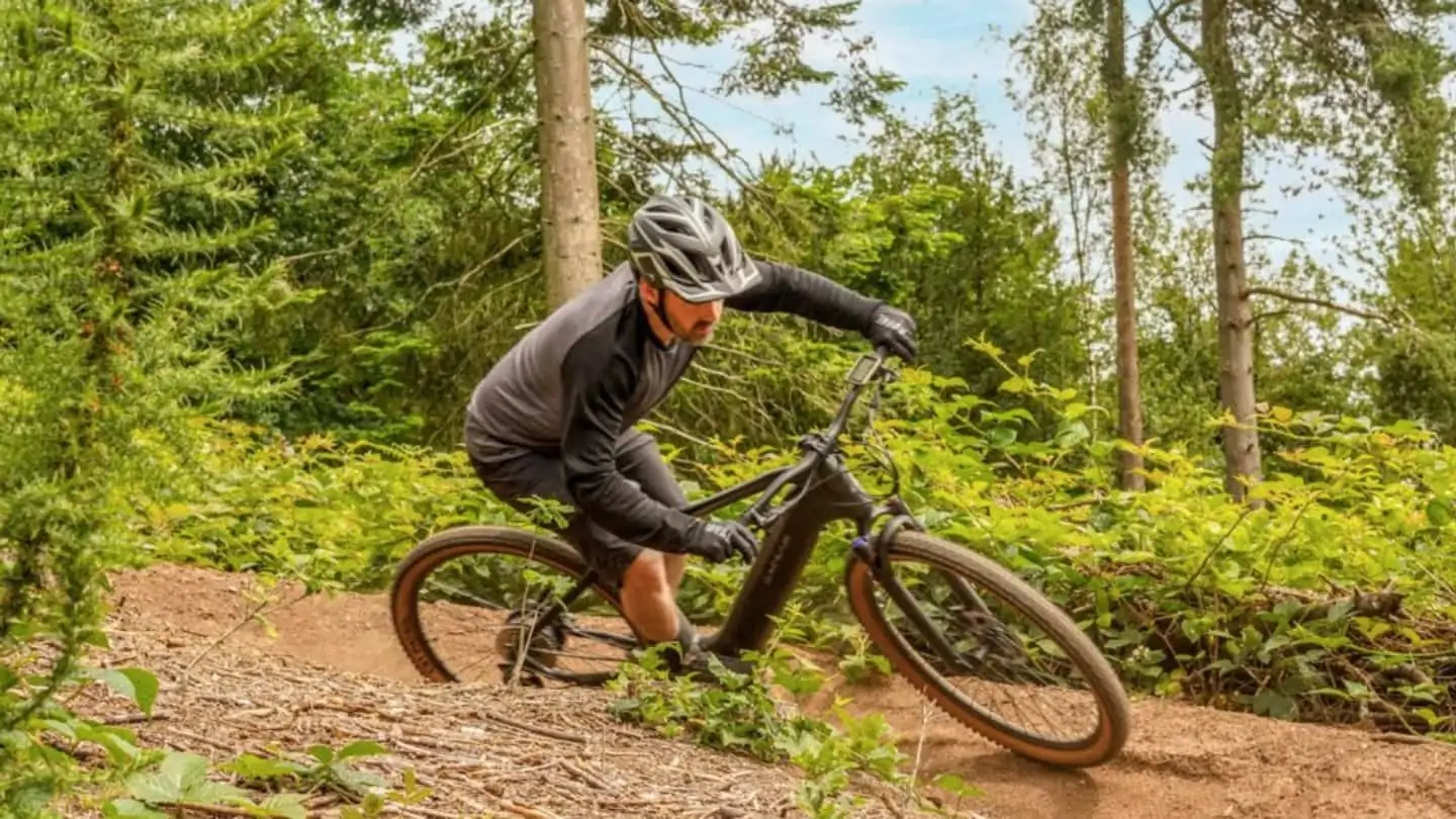 Claud Butler Unveils 2 Electric Mountain Bikes with LCD Cluster ...