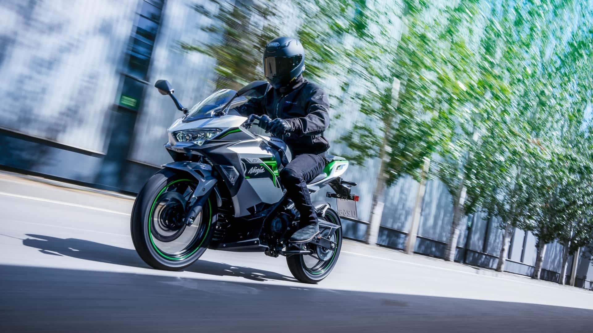 Kawasaki Ninja e-1 and Z e-1 electric bikes launched for the US market ...