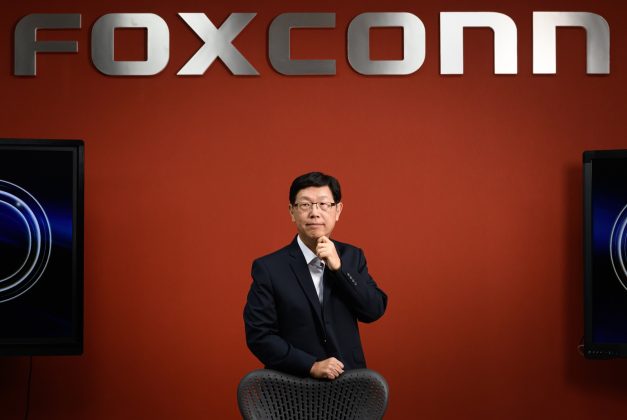 India awards Padma Bhushan to Foxconn CEO Liu Young-Way - Gizmochina