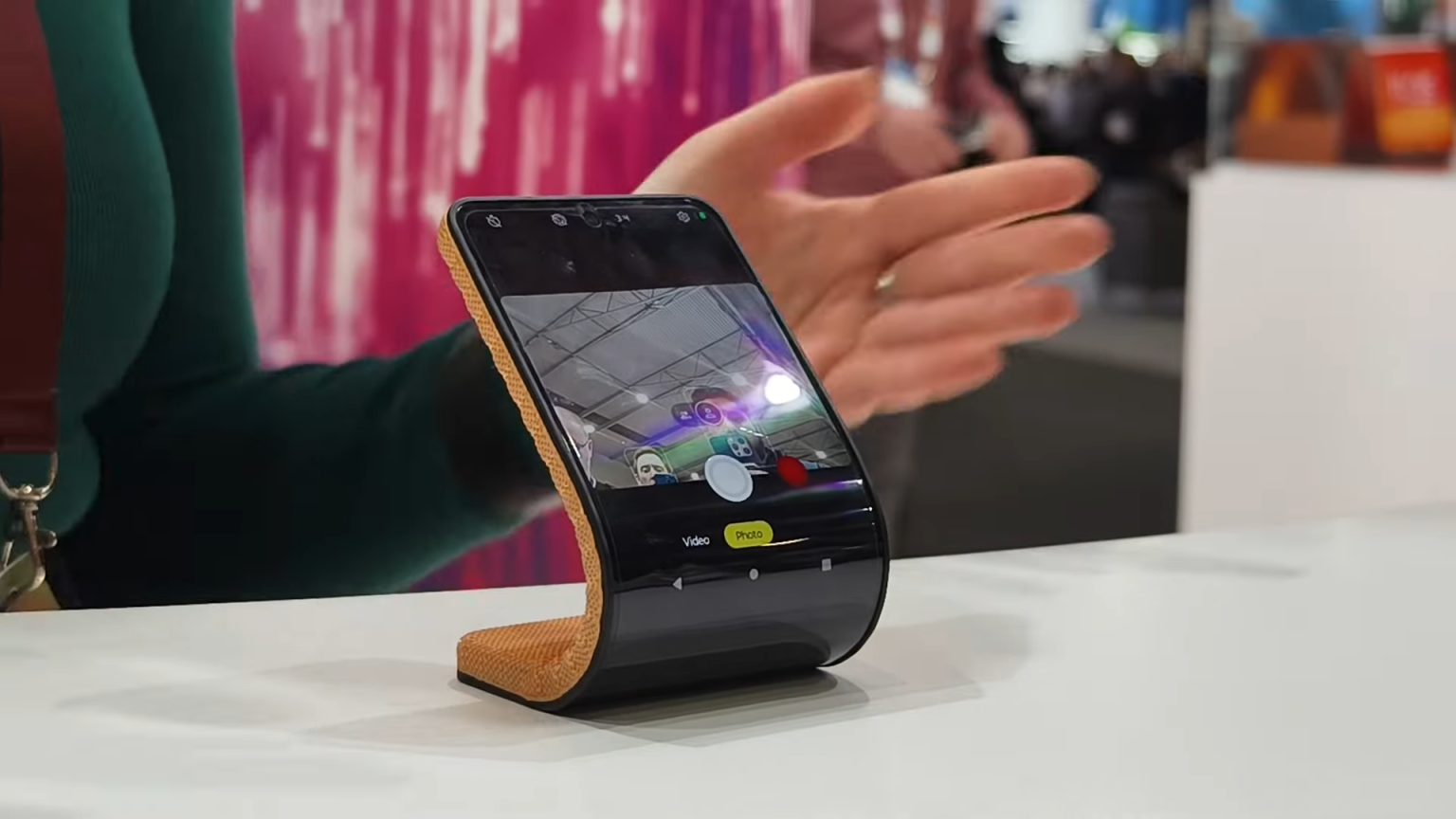 Motorola Adaptive Display Concept Smartphone Showcased At MWC 2024 A 6   Motorola Adaptive Display Concept 1536x864 