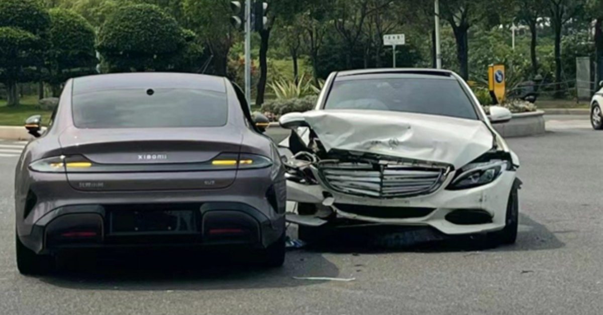 Xiaomi SU7 in first reported accident, results in heavy damage to  Mercedes-Benz sedan